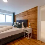 Emilia Apartment *